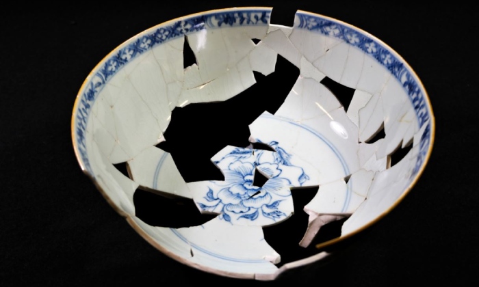 Artefact en porcelaine découvert à Louisbourg