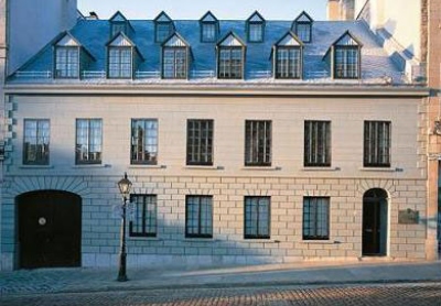 Façade avant de la maison Papineau