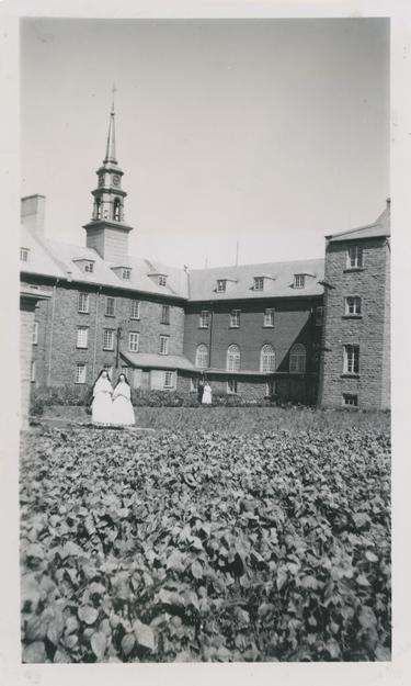 Exterior view of the Monastère des Augustines, Monastery of the General Hospital of Quebec, 1947