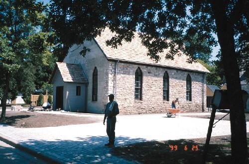Un bâtiment d'église