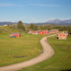 Route de gravier sinueuse traversant le lieu historique national du Ranch Bar U, 2016