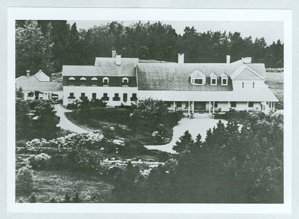Black and white photo of a historic building 