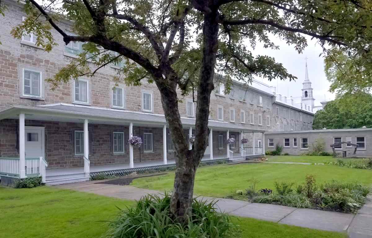 Second wing of the community, monastère de l'Hôpital général de Québec, 2014