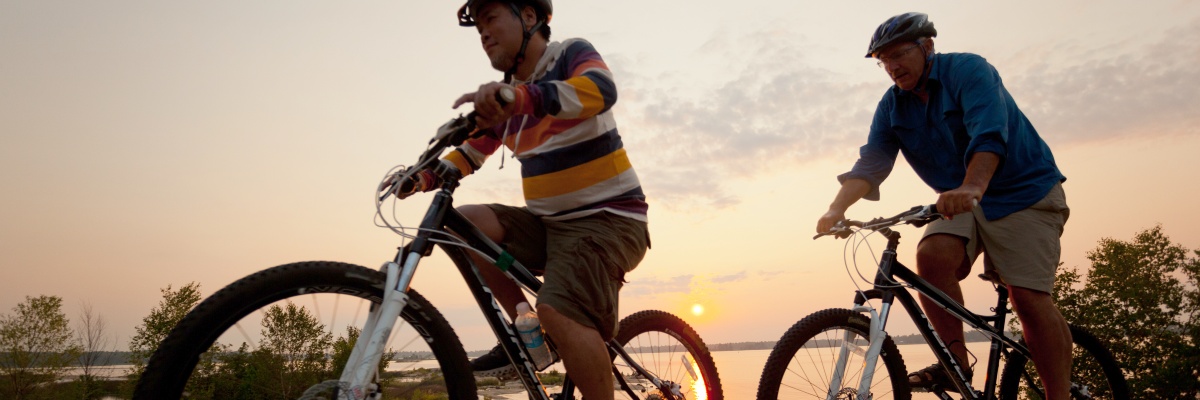 Visiteurs en vélo tout terrain