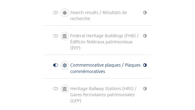 L'outil de superpositions : dans cet exemple, l'option des plaques commémoratives est activée. D'autres fonctions de l'outil sont décrites dans la légende.