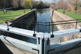 The lock at Lower Brewers Mills