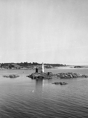 Black and white photo of Fisgard Lighthouse circa 1920s.