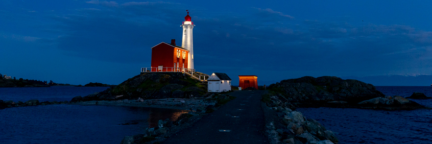 Phare-du-fisgard la nuit.
