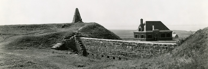 Une ancienne image du fort et du musée durant les années 1920