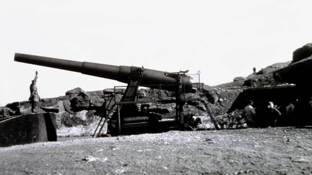 A black and white image of a 10 inch gun at Cape Spear during the second world war