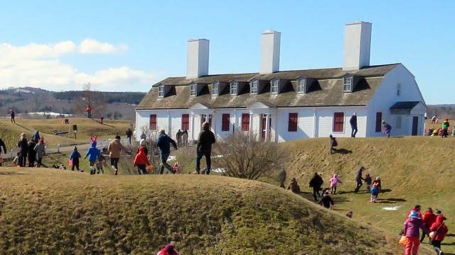 Chasse aux œufs de Pâques.