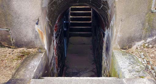 F – The trail leads through tunnels with 20 to 23 stairs.