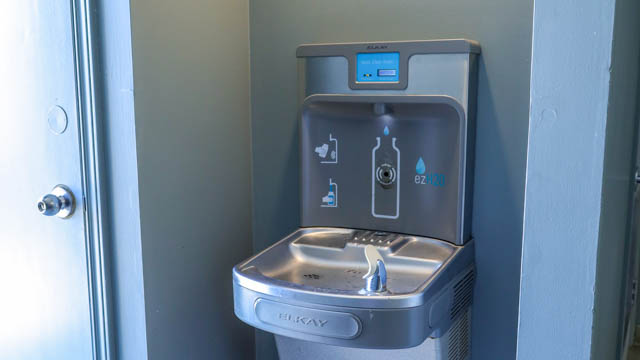 Une fontaine à eau.