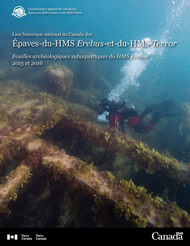 Page de couverture du rapport comportant le titre du rapport et la photo d'un plongeur en scaphandre à côté du site de l'épave.