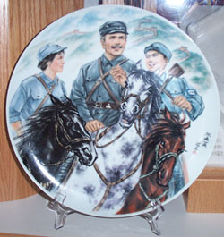 Assiette illustrant le Dr Bethune et ses camarades