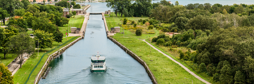 A boat in the canal.