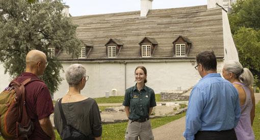 Guided tour of the officers' quarters, located in the Artillery Park. 