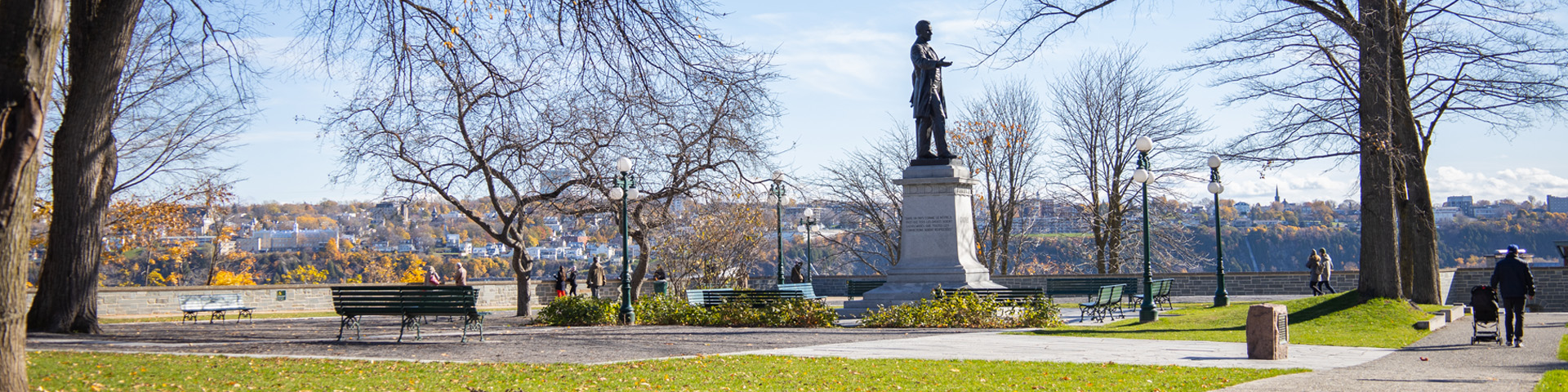 Parc montmorency à Québec avec statut de Sir George-Étienne Cartier
