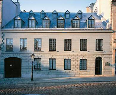 The restoration gave back to the house it's 1830s appearance.