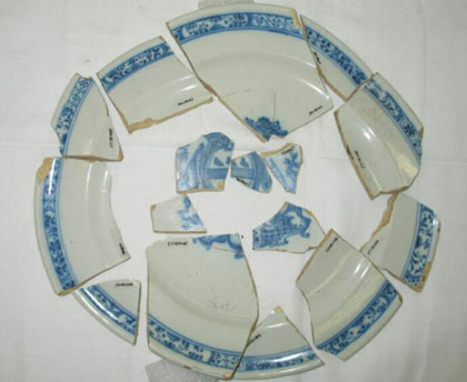 Fragments d'une assiette