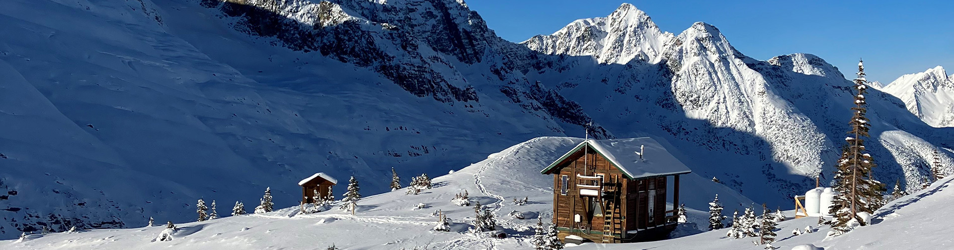 Vue panoramique de la cabine Asulkan en hiver