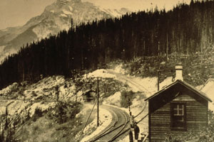 Main track with spur line to the right.