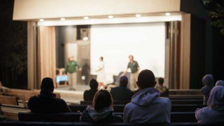 Presentation at an outdoor theatre