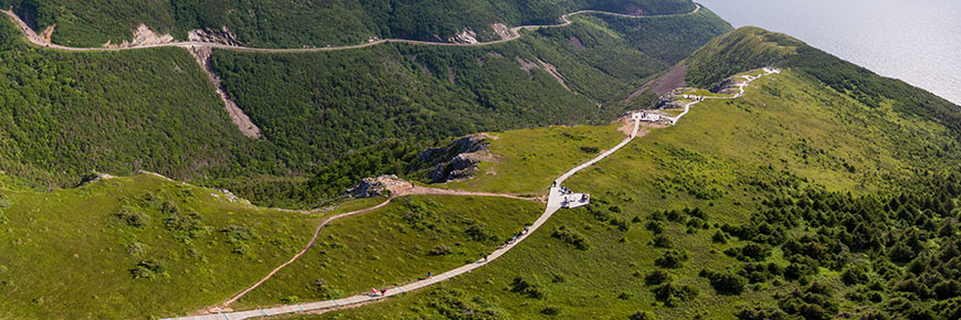 Restoration work on the Skyline Trail (© Adam Hill Photo)