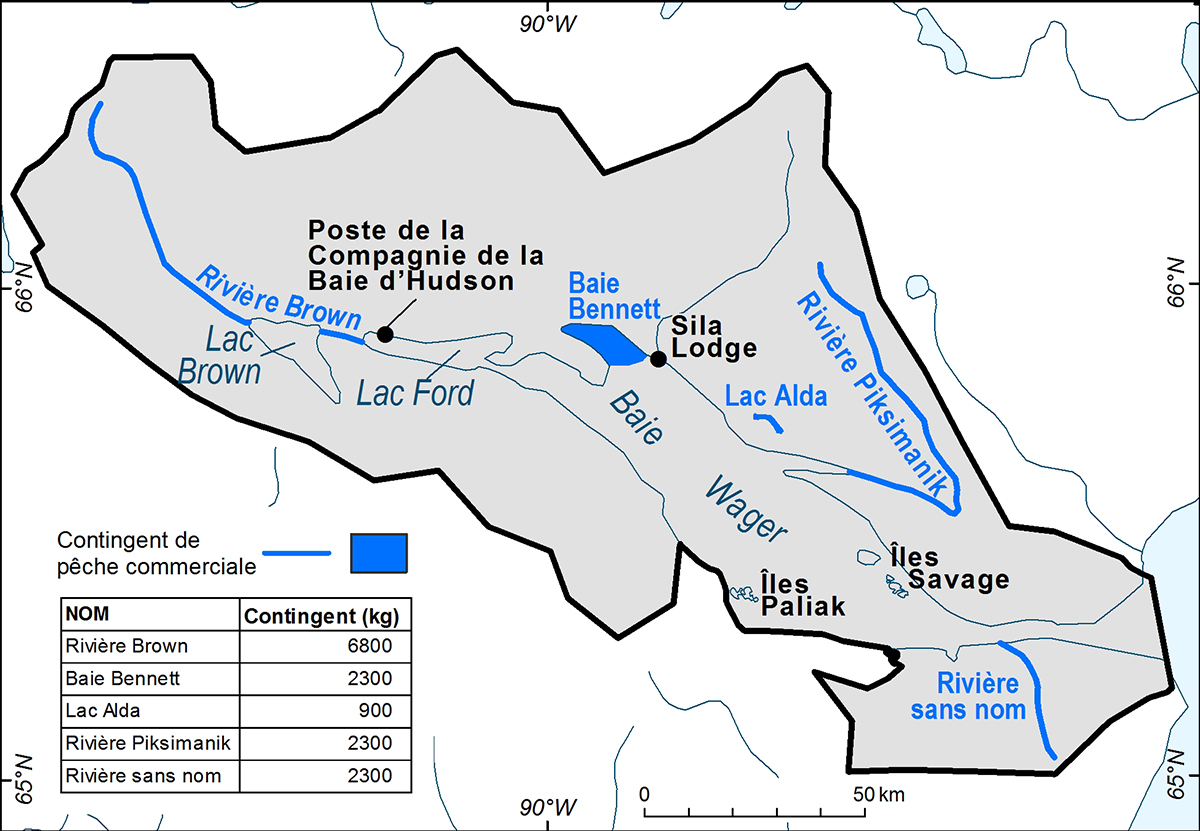 Une carte du parc national Ukkusiksalik détaillant les contingents de pêche commerciale liés à des zones spécifiques du parc. Les contingents sont identifiés en bleu