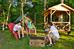 Camping using a Otentik