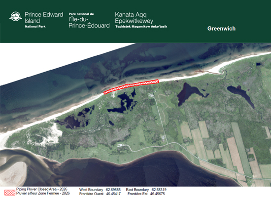 Une carte topographique de la plage principale de Greenwich.  Marques hachurées rouges à montrer un section de a plage délimité par les coordonnées suivantes: à l’ouest latitude 46.45417 et longitude -62.69885, et à l’est latitude 46.456744 et longitude -62.683186 jusqu’au bord de l’eau.