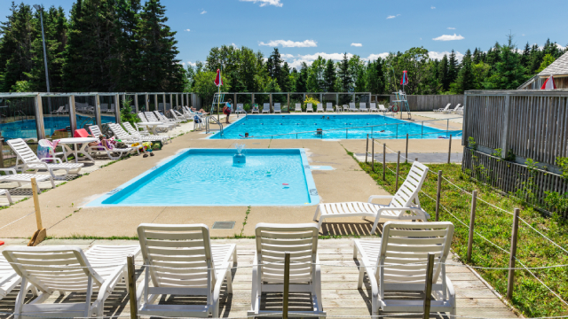 Piscine extérieure.