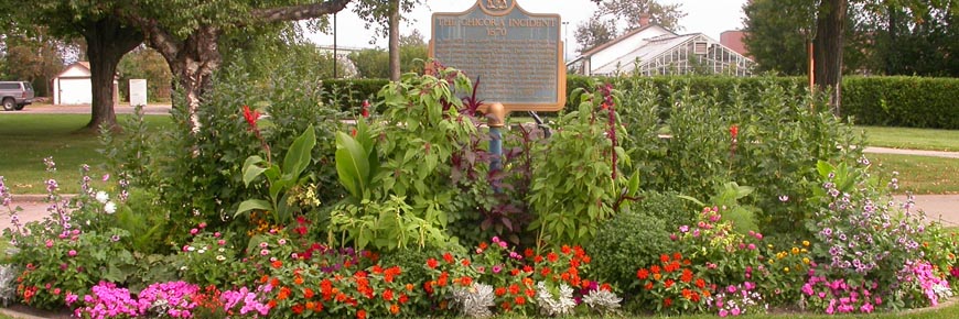 A beautiful, colourful garden in front of the superintendent’s residence. 