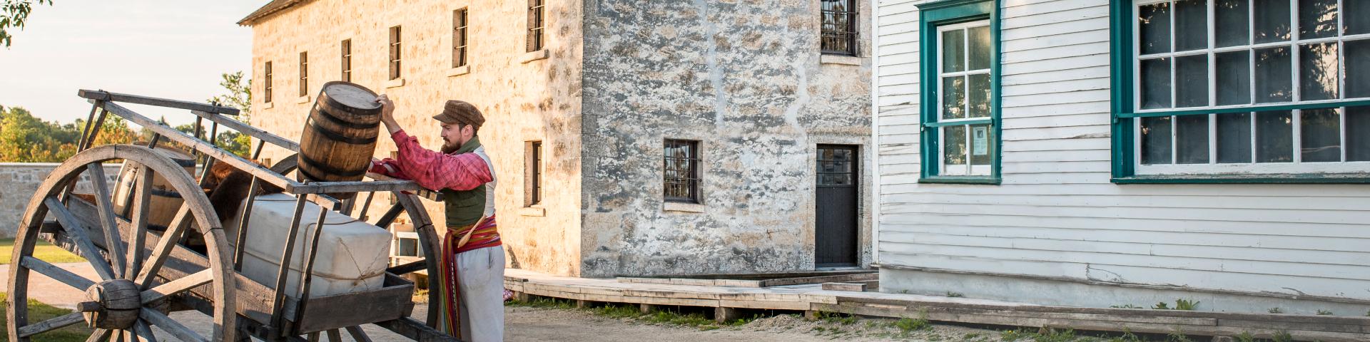 Les bâtiments du lieu historique national de Lower Fort Garry.